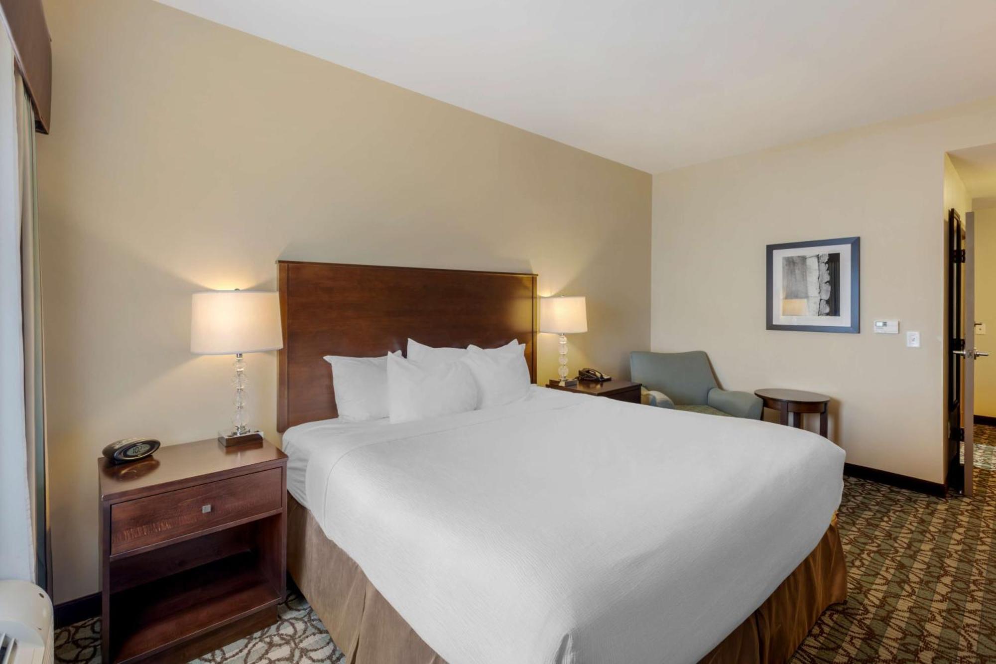 Best Western Plus Walkerton Hotel & Conference Centre Exterior photo