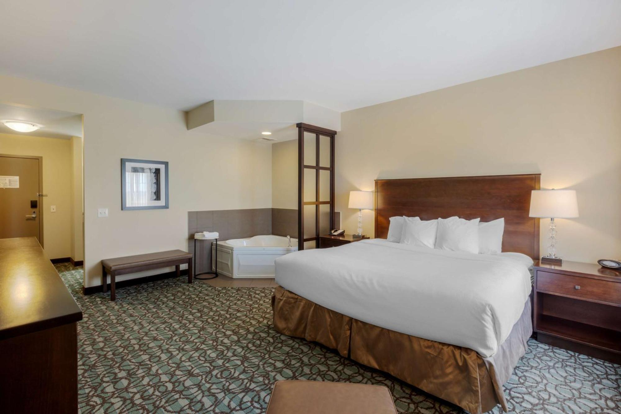 Best Western Plus Walkerton Hotel & Conference Centre Exterior photo